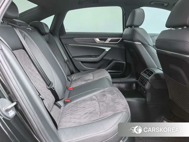 Audi A6L id 4290302 из Китая 9