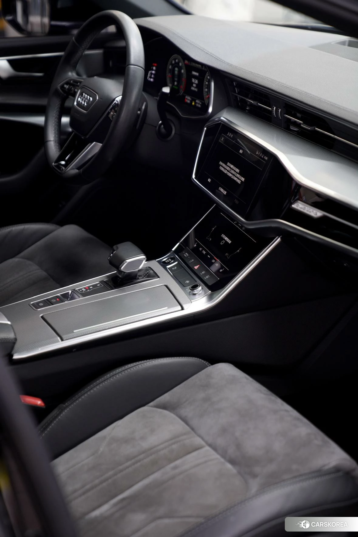 Audi A6L id 4420909 из Китая 9