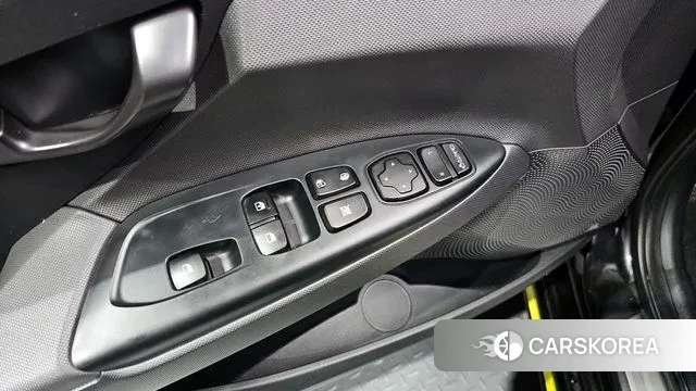 Hyundai Veloster (JS) id 3691359 из Кореи 9