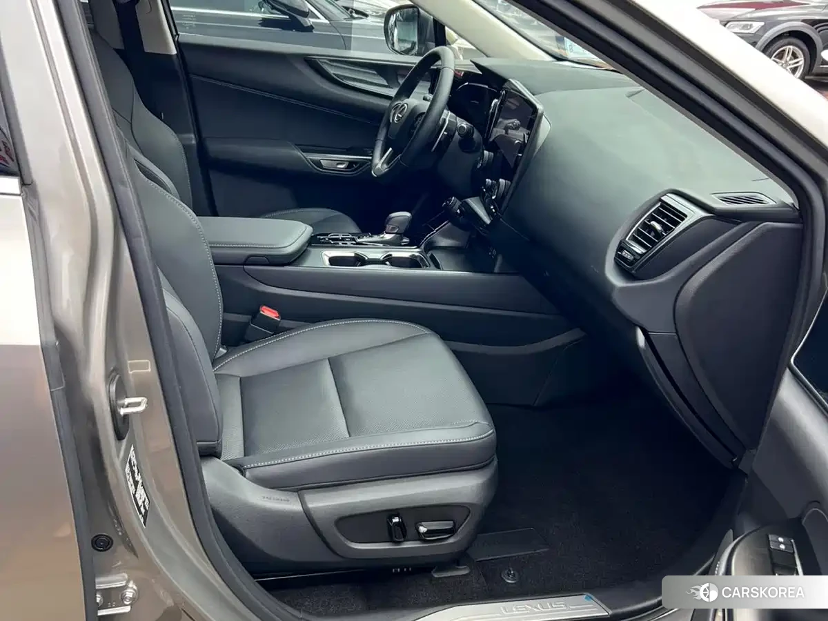 Lexus NX New Energy id 4546113 из Китая 9