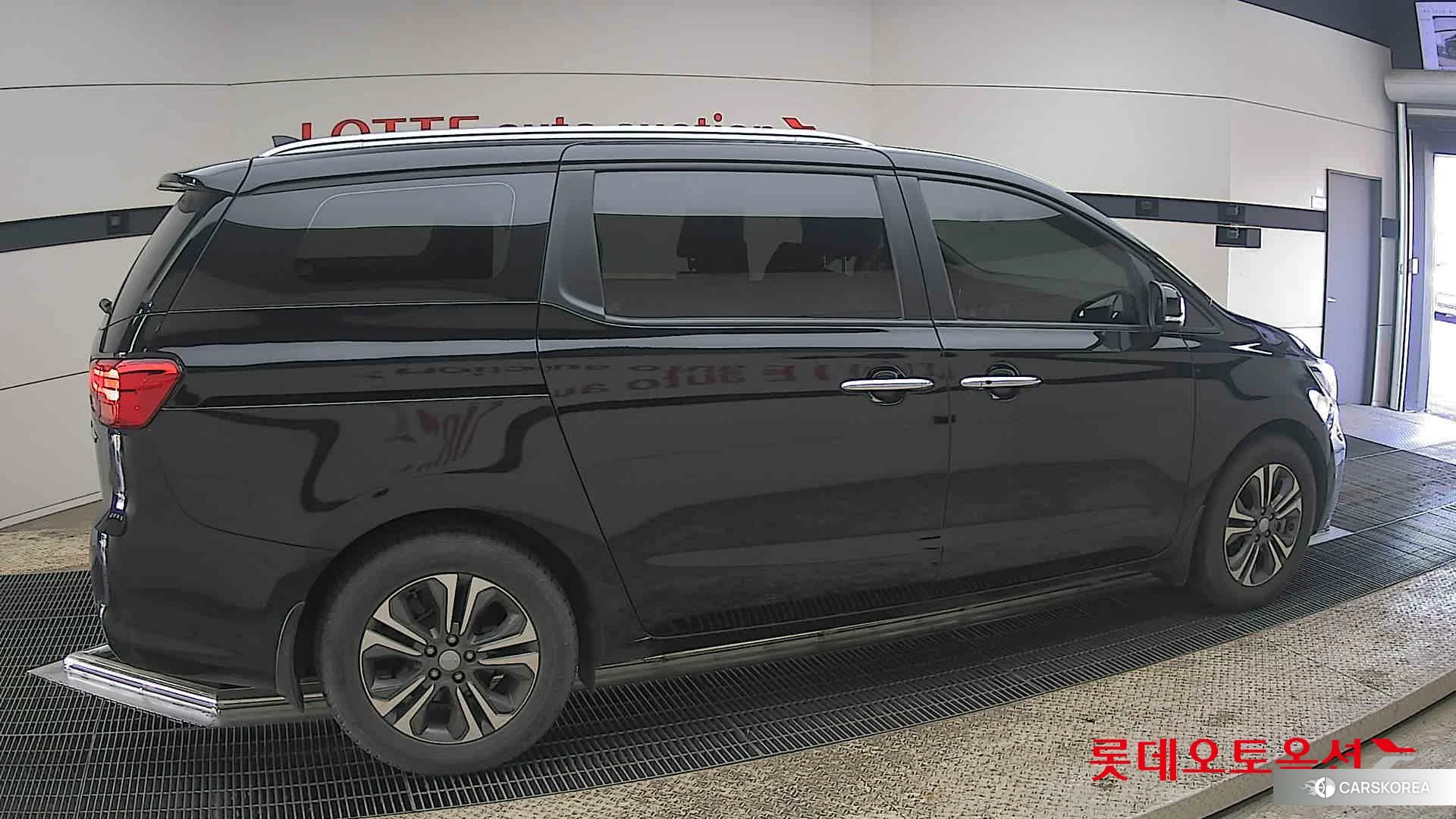 Kia Carnival id 3882134 из Кореи 9