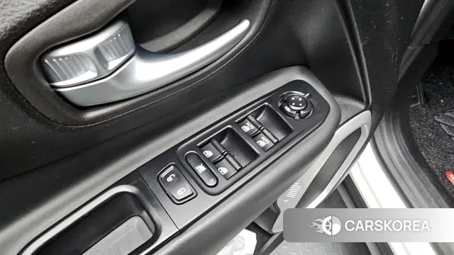 Jeep Renegade id 3284332 из Кореи 9