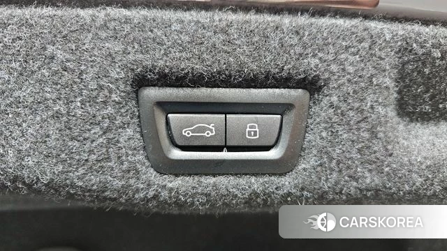 BMW 5 Series (G60) id 3838288 из Кореи 9