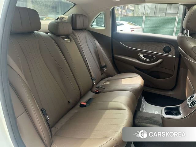 Mercedes-Benz E-class id 4263698 из Китая 9