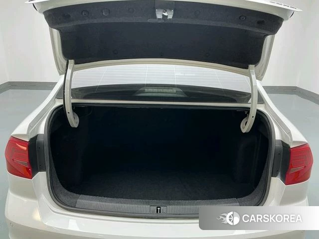 Volkswagen Bora id 4205834 из Китая 9
