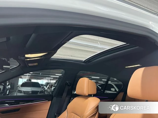 BMW 5 Series (G30) id 3819522 из Кореи 9