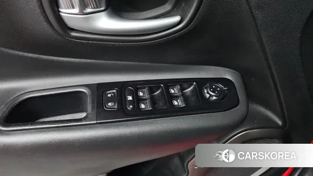 Jeep Renegade id 3691563 из Кореи 9