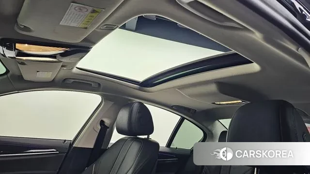 BMW 5 Series (G30) id 3284109 из Кореи 9