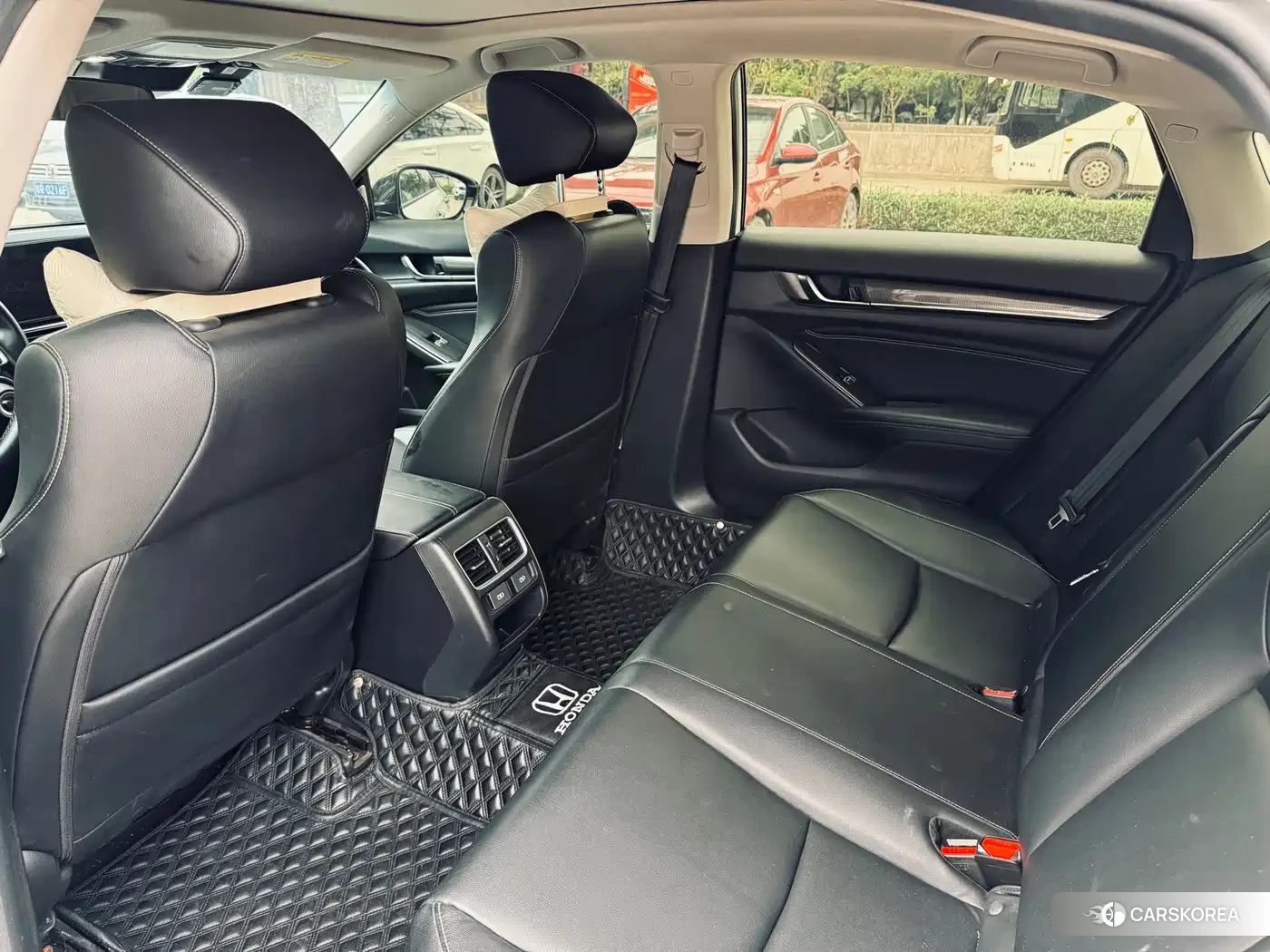 Honda Accord id 4548100 из Китая 9