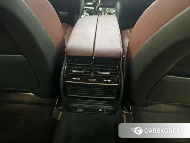 BMW 5 series PHEV id 4314119 из Китая 9