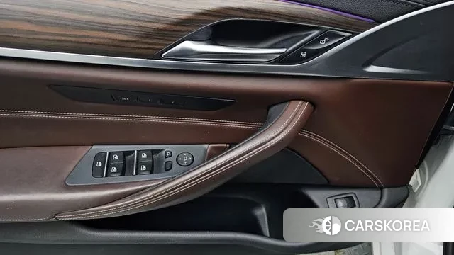 BMW 5 Series (G30) id 3413370 из Кореи 9