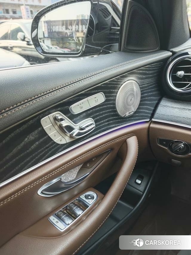 Mercedes-Benz E-class id 4272023 из Китая 9