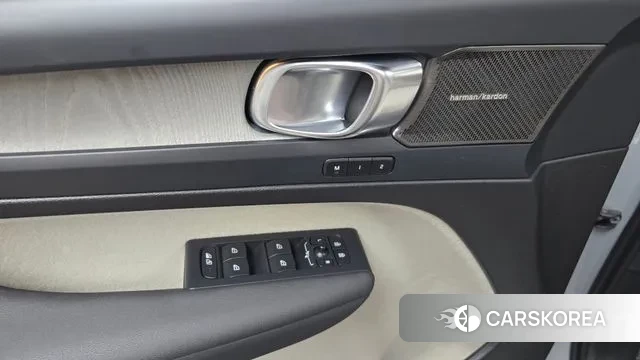 Volvo XC40 id 3580657 из Кореи 9