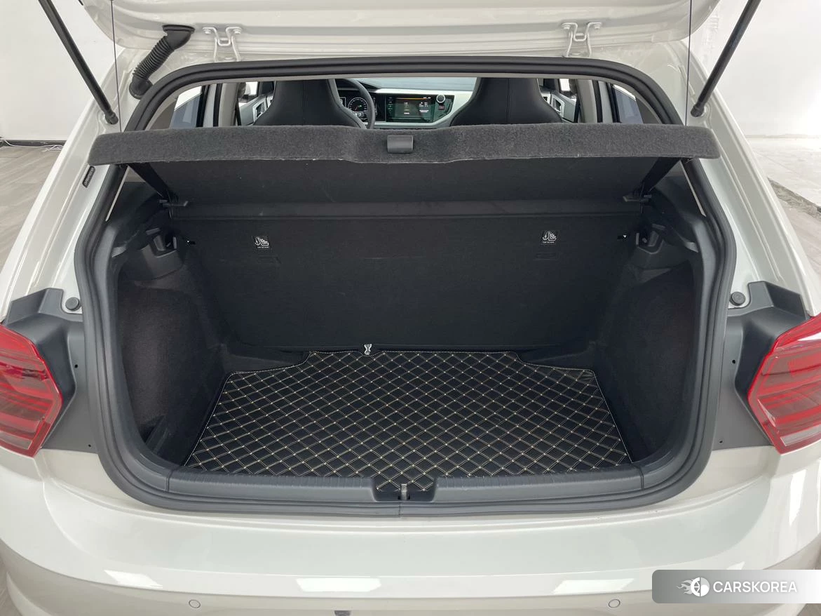 Volkswagen Polo id 4452402 из Китая 9