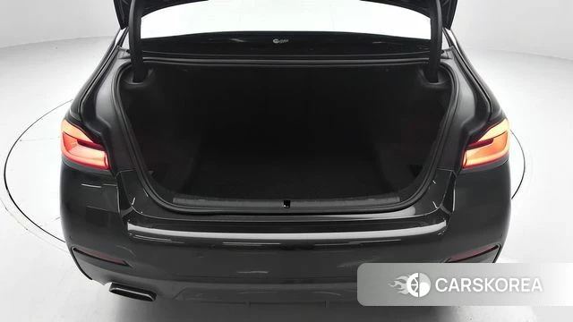 BMW 5 Series (G30) id 4187138 из Кореи 9