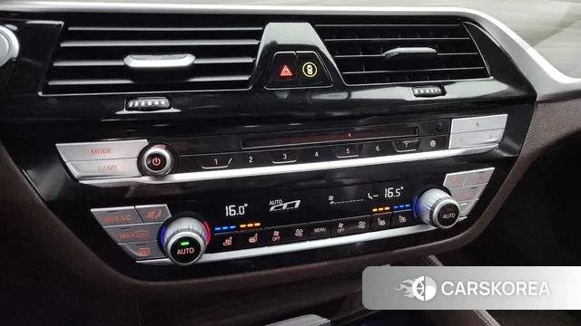 BMW 5 Series (G30) id 3368478 из Кореи 9