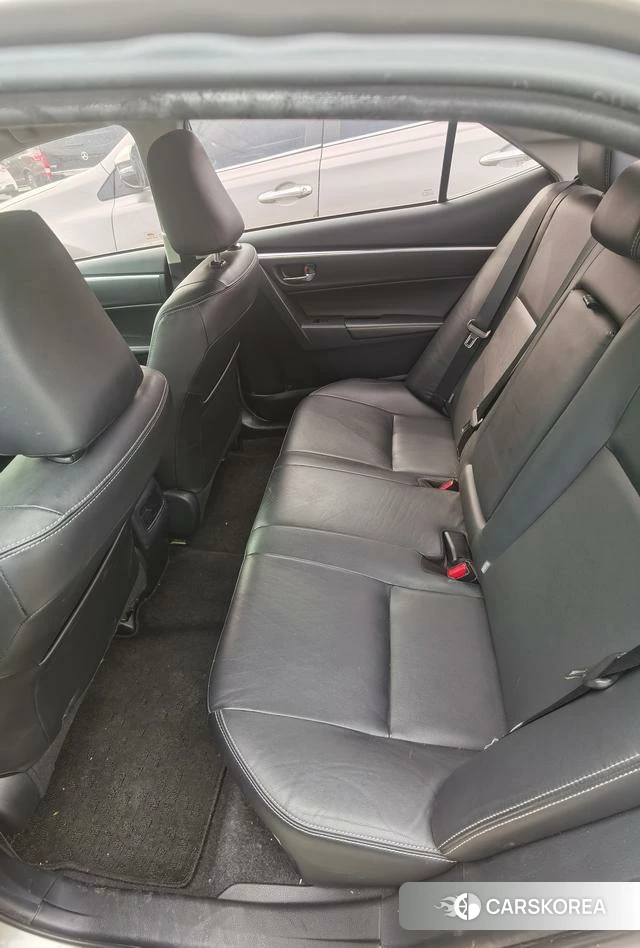 Toyota Corolla id 4242388 из Китая 9