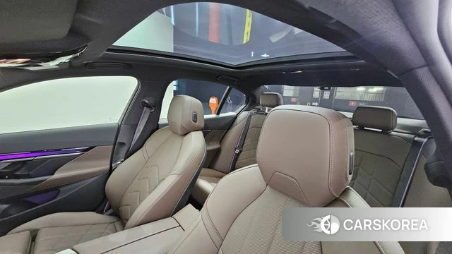 BMW 5 Series (G60) id 4629899 из Кореи 9