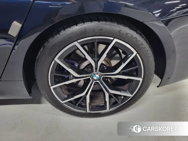 BMW 5 Series (G30) id 3020926 из Кореи 9