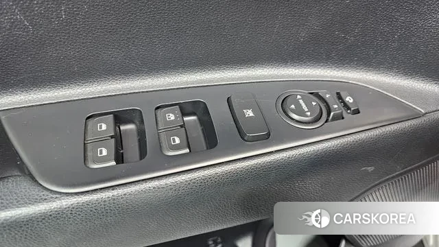 Kia Stonic id 3345363 из Кореи 9