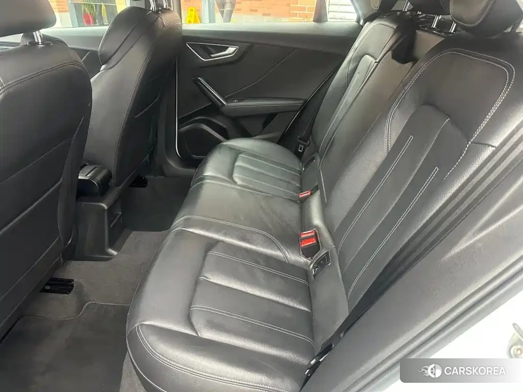 Audi Q2L id 4599723 из Китая 9
