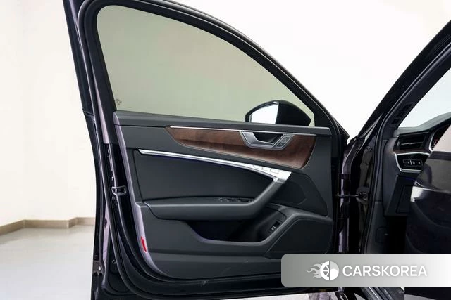 Audi A6L id 4210302 из Китая 9