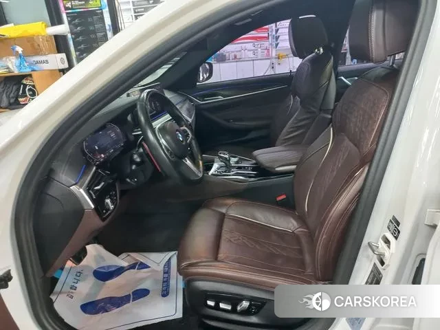 BMW 5 Series (G30) id 3335529 из Кореи 9