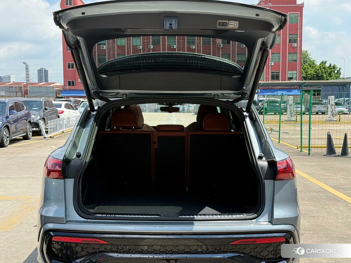 Audi Q5L id 4493158 из Китая 9