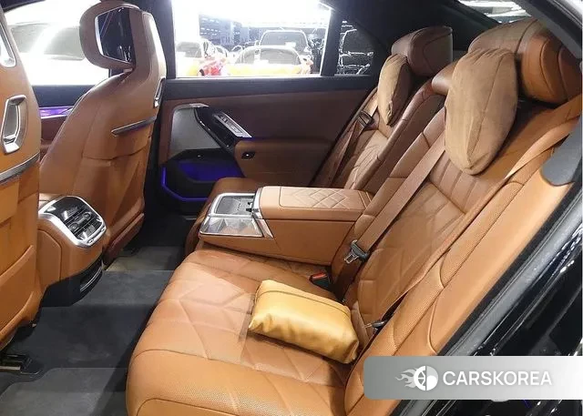 BMW 7 Series (G70) id 3695984 из Кореи 9