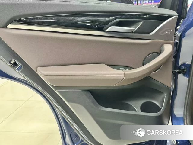 BMW X3 id 4342121 из Китая 9