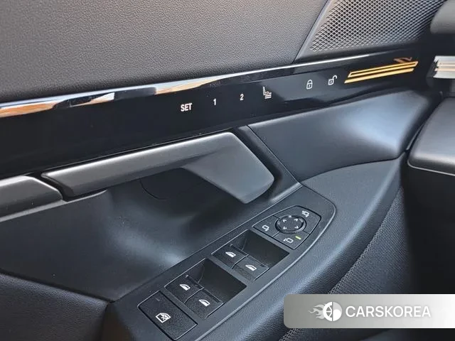 BMW 5 Series (G60) id 3382882 из Кореи 9