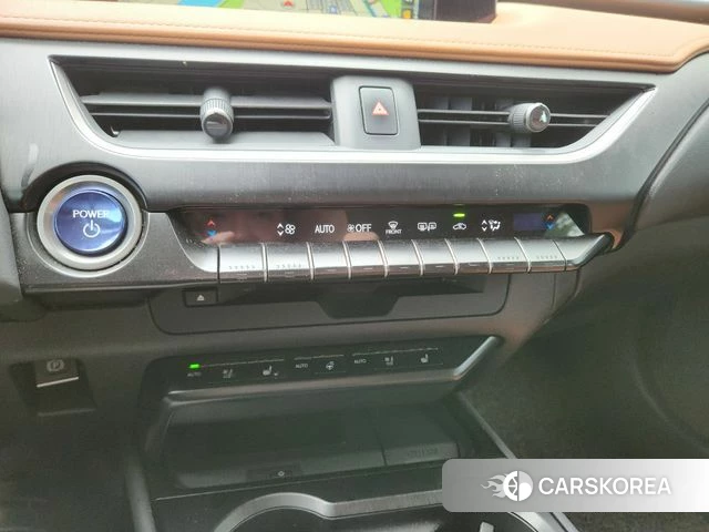 Lexus UX250h id 3924606 из Кореи 9