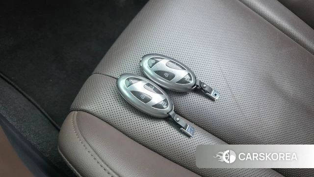 Hyundai Grandeur (GN7) id 4349615 из Кореи 9