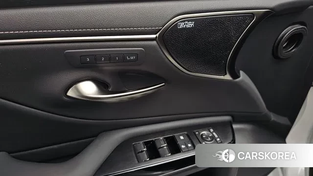 Lexus ES300h 7th generation id 3528761 из Кореи 9