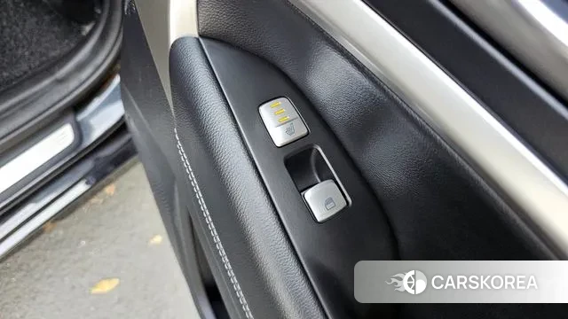 Genesis G70 id 3402966 из Кореи 9