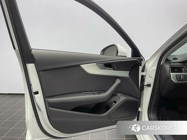 Audi A4L id 4262061 из Китая 9