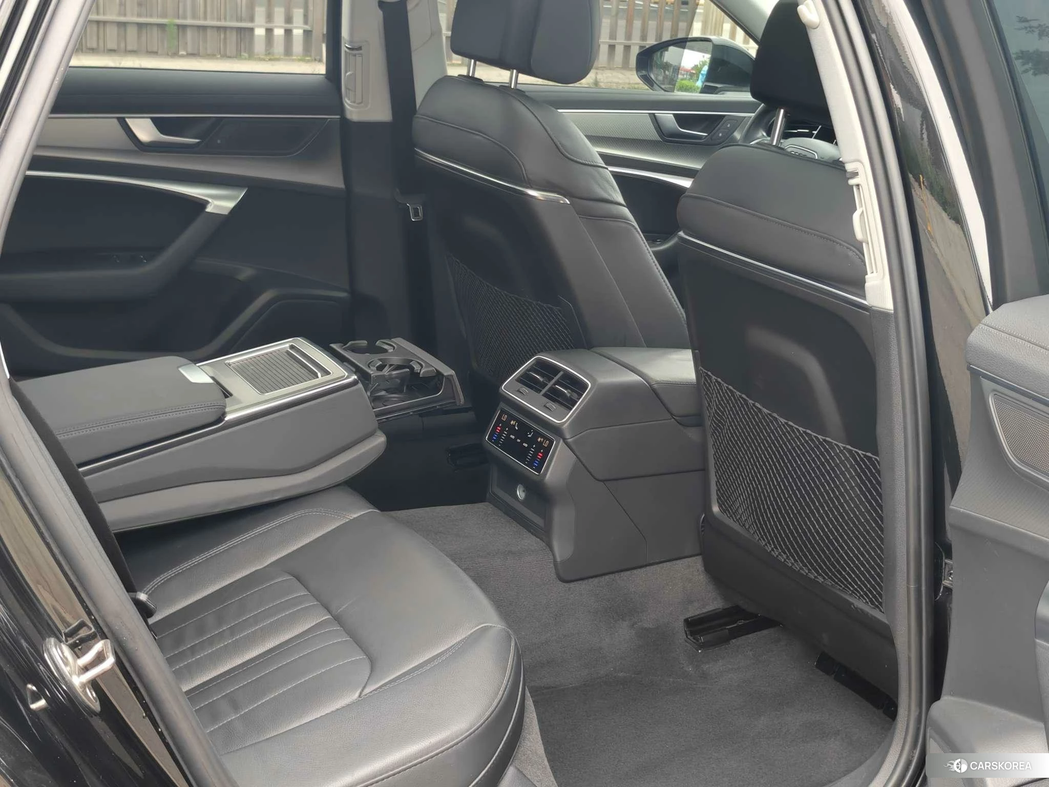 Audi A6L id 4461423 из Китая 9