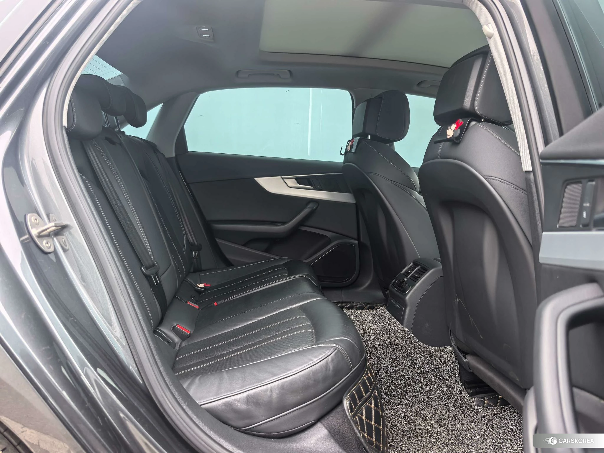 Audi A4L id 4455072 из Китая 9
