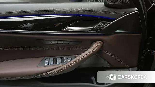 BMW 5 Series (G30) id 3457880 из Кореи 9