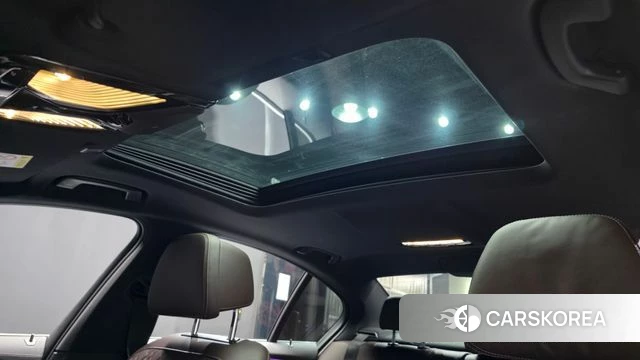 BMW 5 Series (G30) id 3859771 из Кореи 9