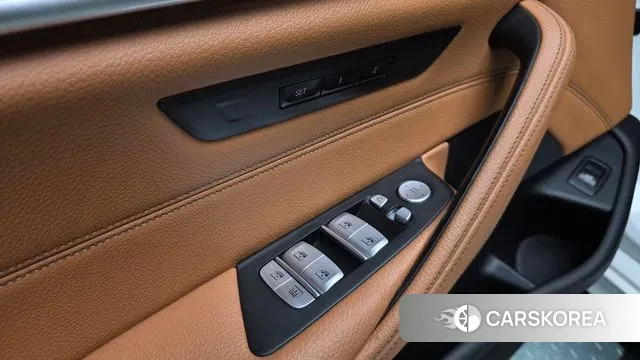 BMW 5 Series (G30) id 3670702 из Кореи 9