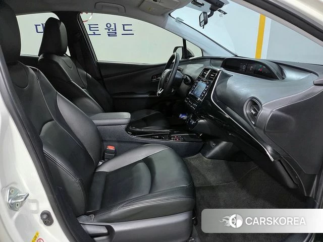 Toyota Prius 4th Generation id 4402997 из Кореи 9