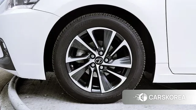 Lexus CT200h id 3484538 из Кореи 9