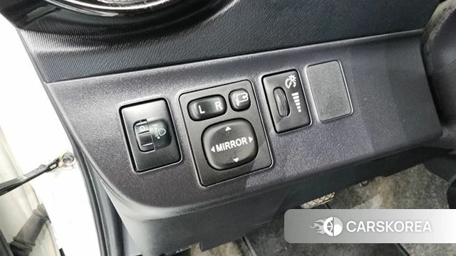 Toyota Prius C id 4557969 из Кореи 9