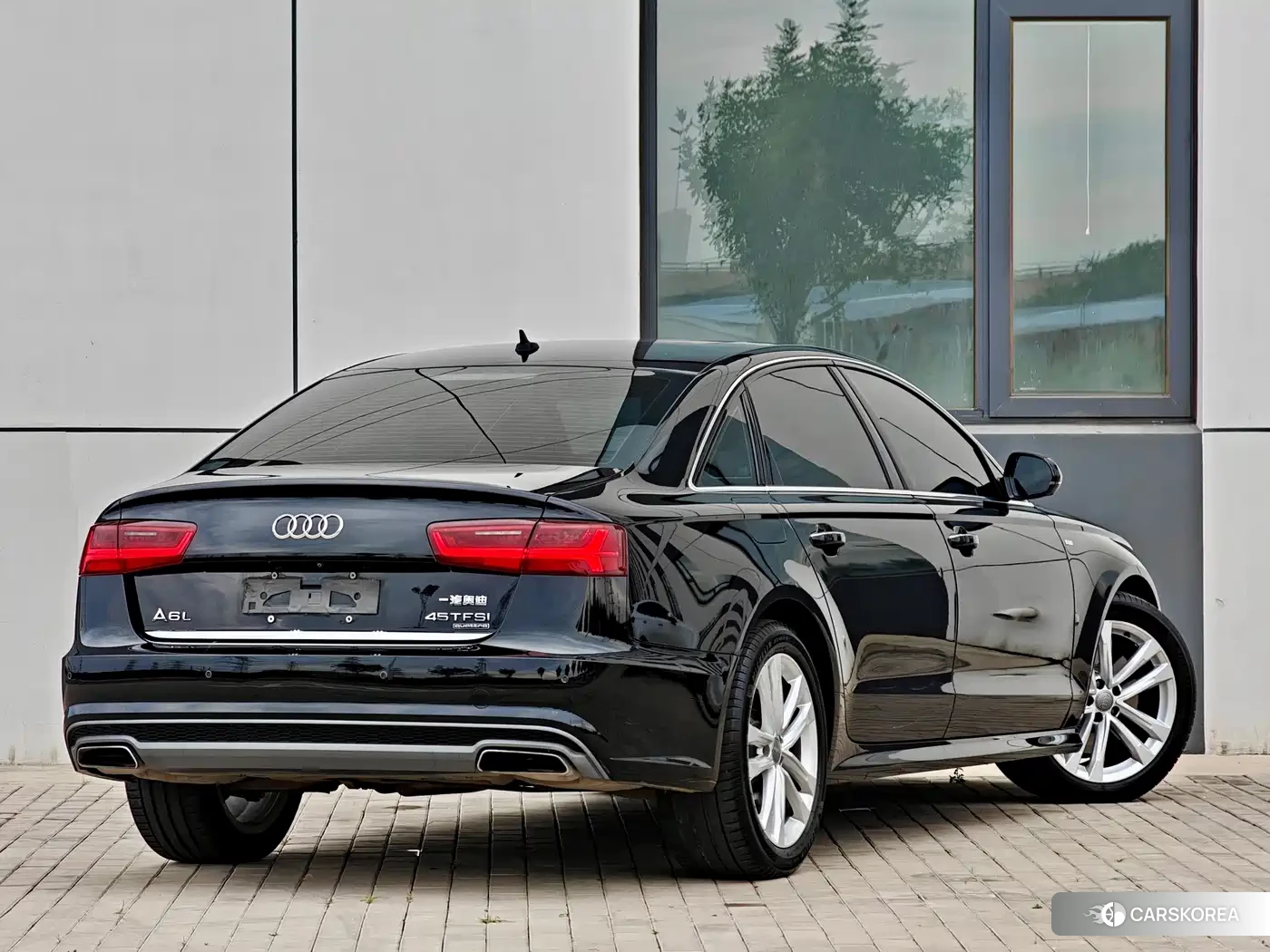 Audi A6L id 4600972 из Китая 9