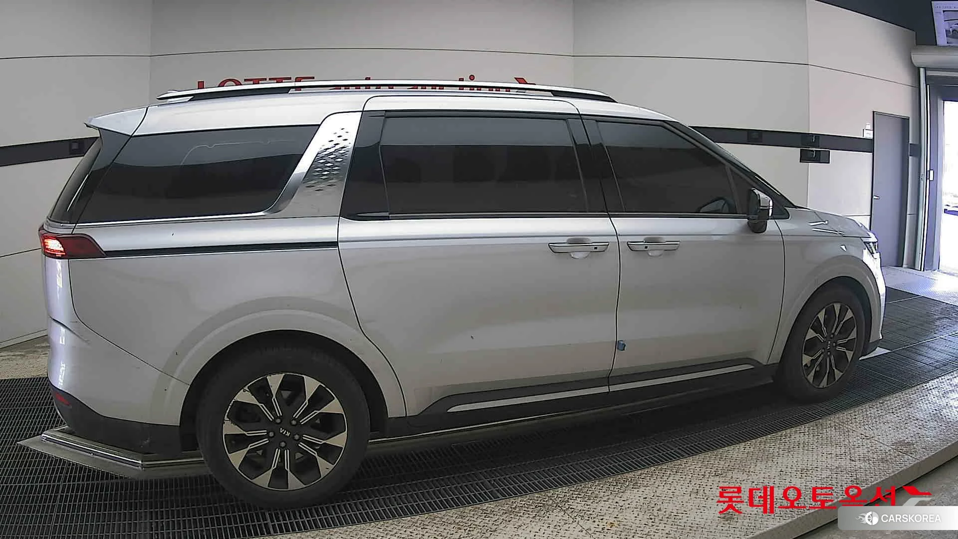 Kia Carnival id 4289436 из Кореи 9