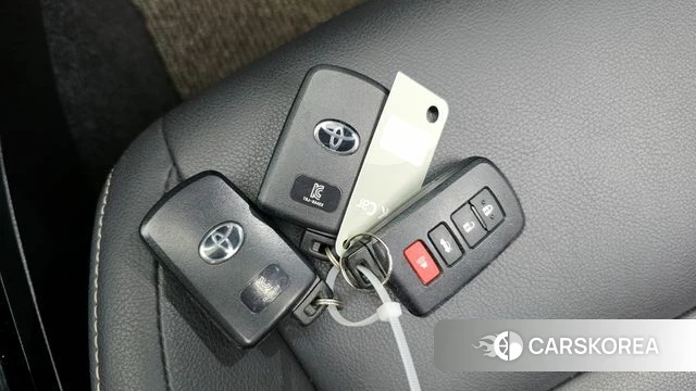 Toyota RAV4 id 4667640 из Кореи 9