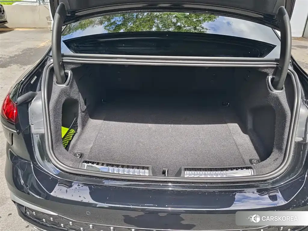 Audi A6L id 4679477 из Китая 9