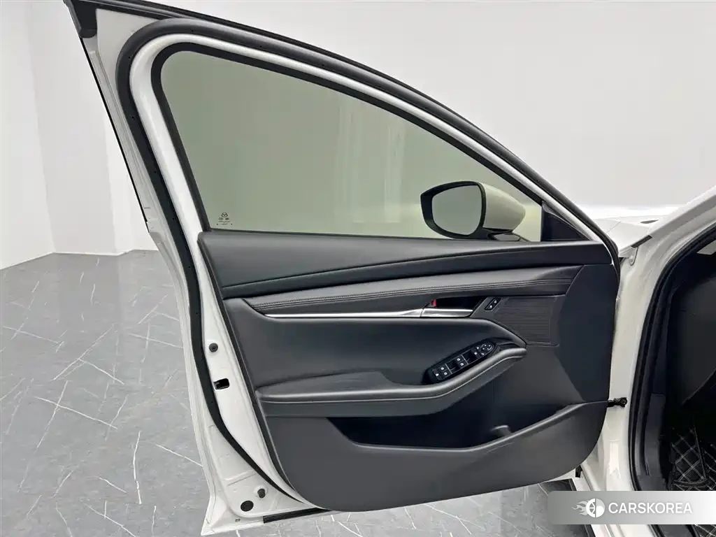 Mazda 3 id 4547389 из Китая 9