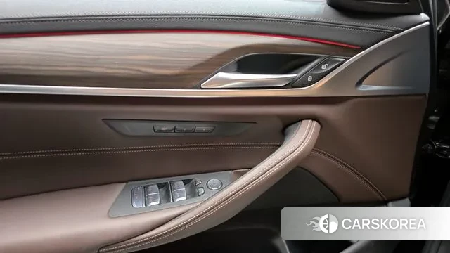 BMW 5 Series (G30) id 2895941 из Кореи 9